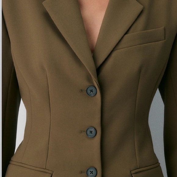 Aritzia Babaton Standout Blazer - (Re)ssential size 6 - Picture 2 of 10